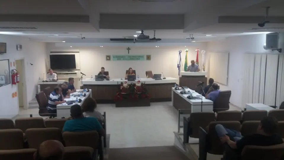 Realizada a &uacute;ltima sess&atilde;o do ano na C&acirc;mara de Guabiruba