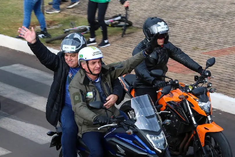 Bolsonaro faz motociata e inaugura&ccedil;&atilde;o em Santa Catarina 