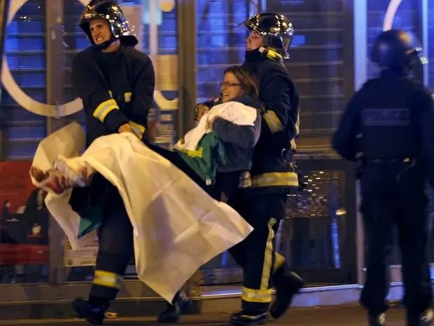 Atentados em Paris têm mais de 127 mortos