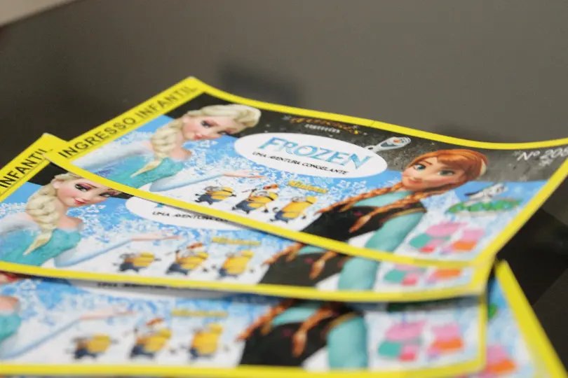 Espetáculo Frozen se apresenta em Brusque