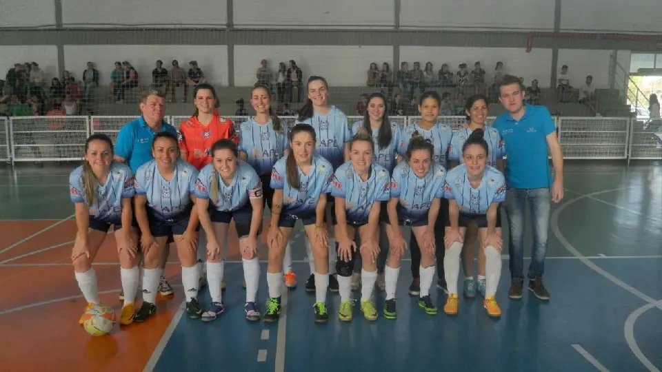 Equipe de Guabiruba na final dos Jogos de Integração do SESC