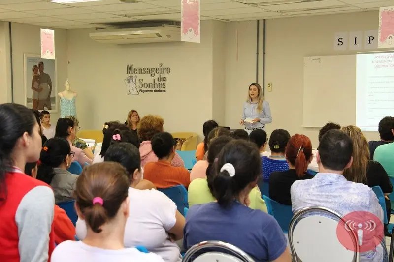 Sintrivest realiza palestra sobre violência contra mulher