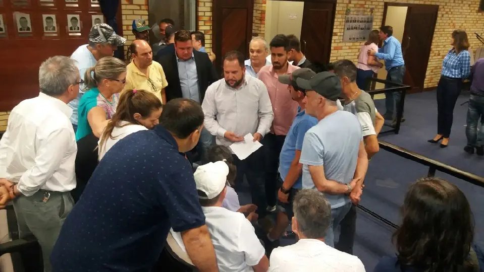 Vereador chama procuradoria de autoritária no caso dos ′cachorrões′