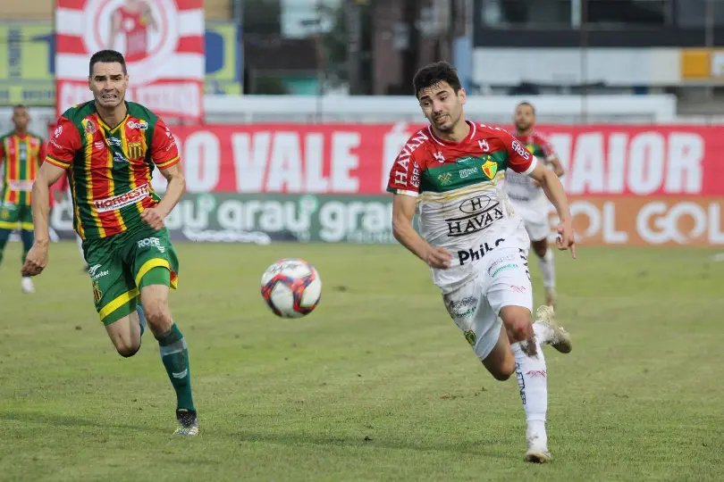 Em jogo equilibrado, Brusque e Sampaio Corr&ecirc;a empatam no Augusto Bauer