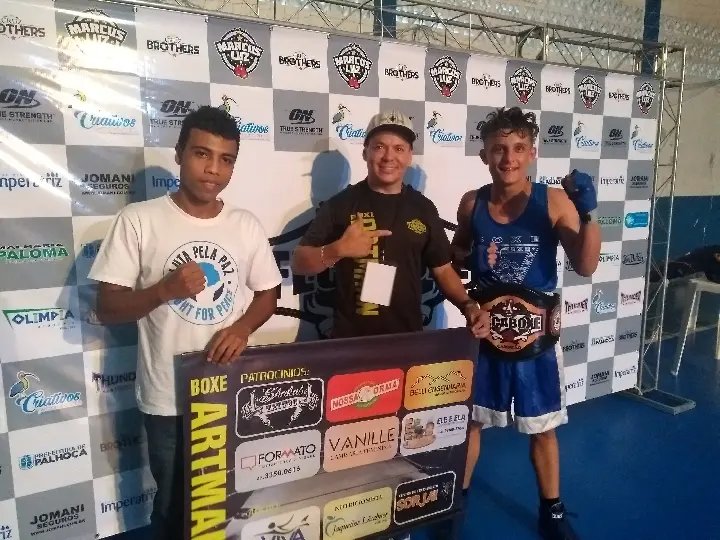 Brusquense fatura cinturão no Open Boxe