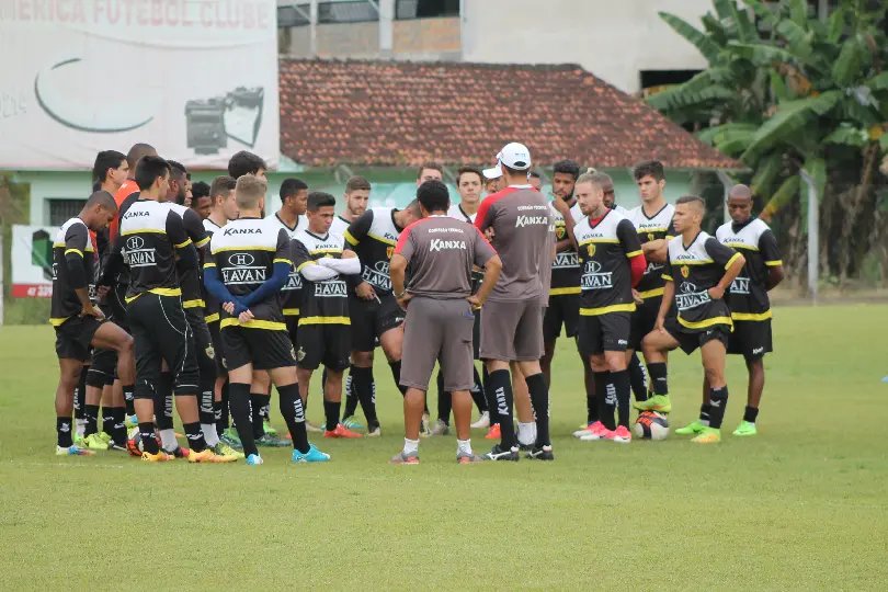 Brusque vai a Tubarão para tentar reverter desvantagem na final