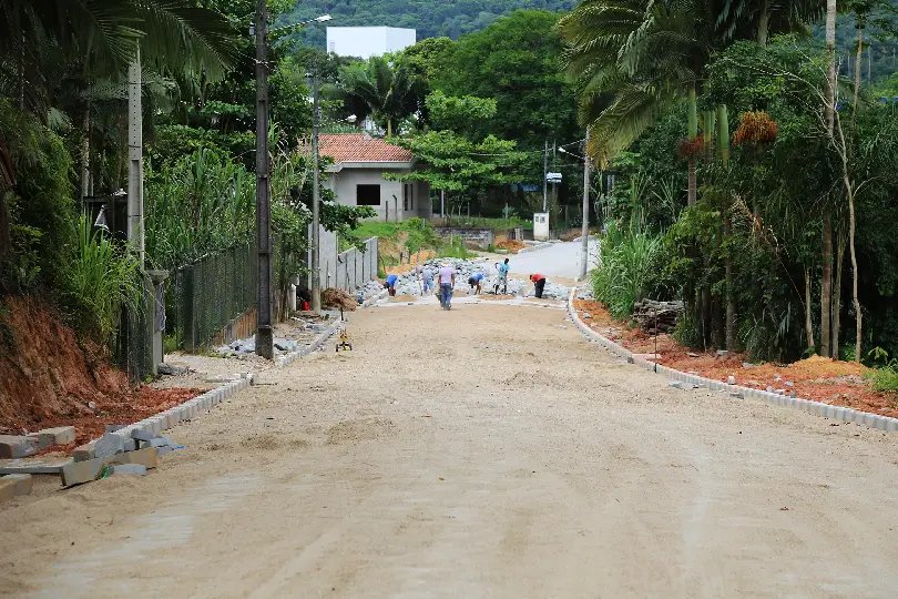 R$250 mil no início da pavimentação da Rua Guabirupé 