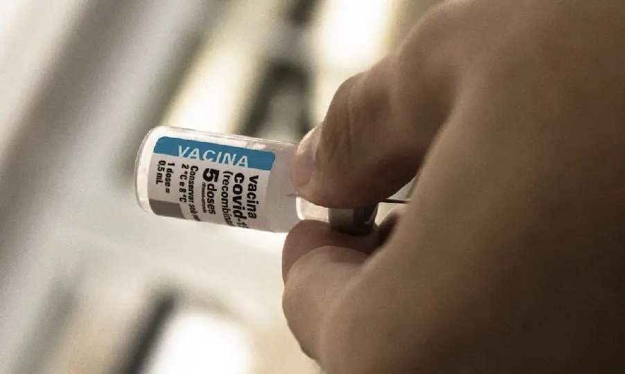 Sa&uacute;de distribui mais 7,6 milh&otilde;es de doses da vacina da AstraZeneca