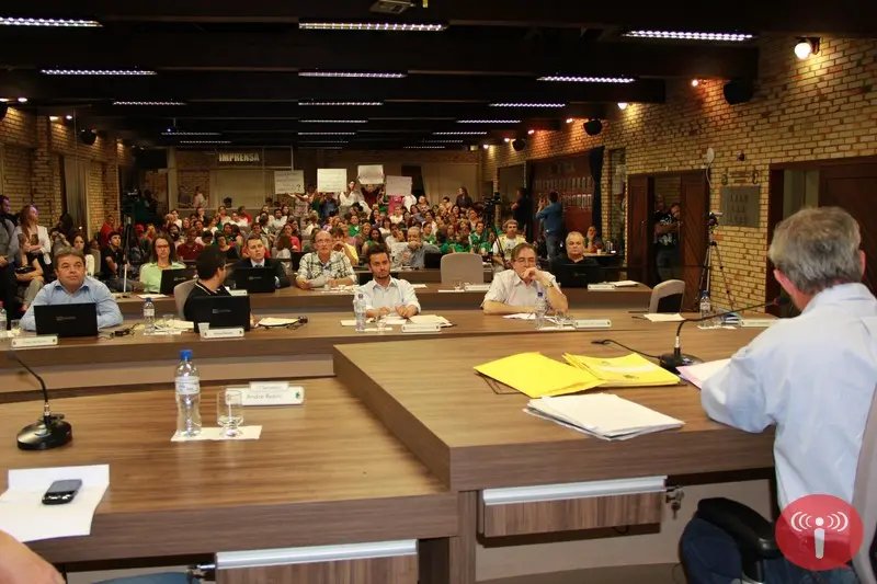 Muita polêmica na votação de projeto