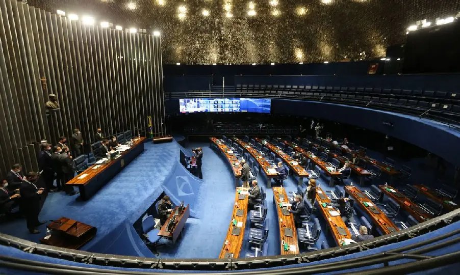 Senado aprova MP que viabiliza a privatiza&ccedil;&atilde;o da Eletrobras