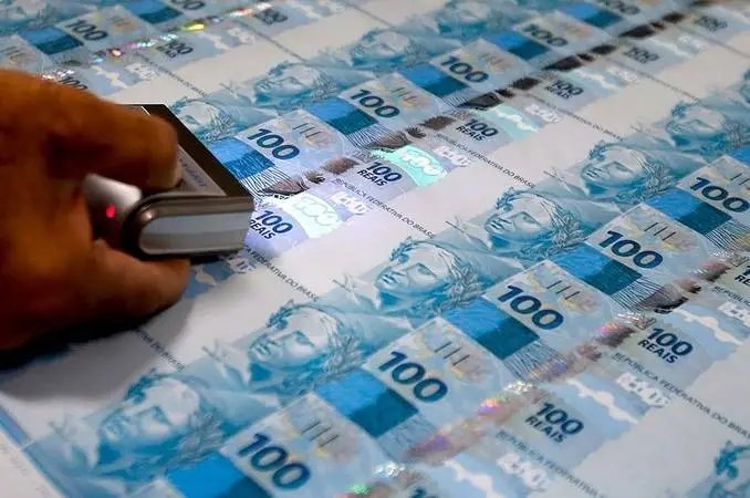 Dívida pública sobe 0,22% em outubro para R$ 3,4 trilhões