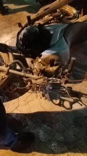 (V&iacute;deo) Acidente com motos deixa feridos, no bairro  Dom Joaquim