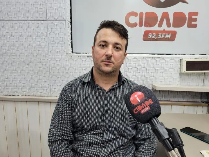&ldquo;O Andr&eacute; (Vechi) &eacute; um fanfarr&atilde;o, um moleque, um vereadorzinho&rdquo;