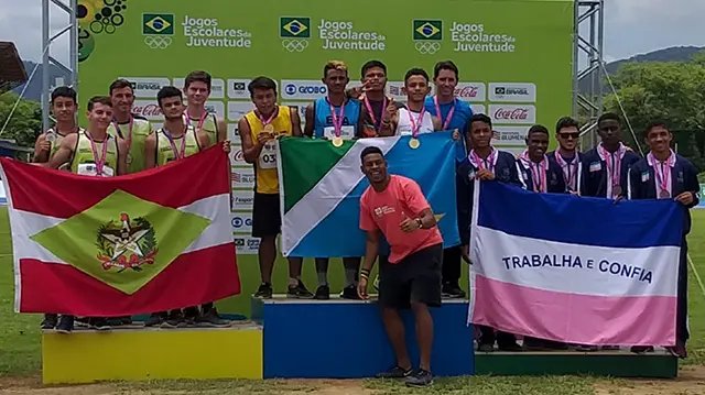 Atleta brusquense &eacute; prata no revezamento na etapa nacional