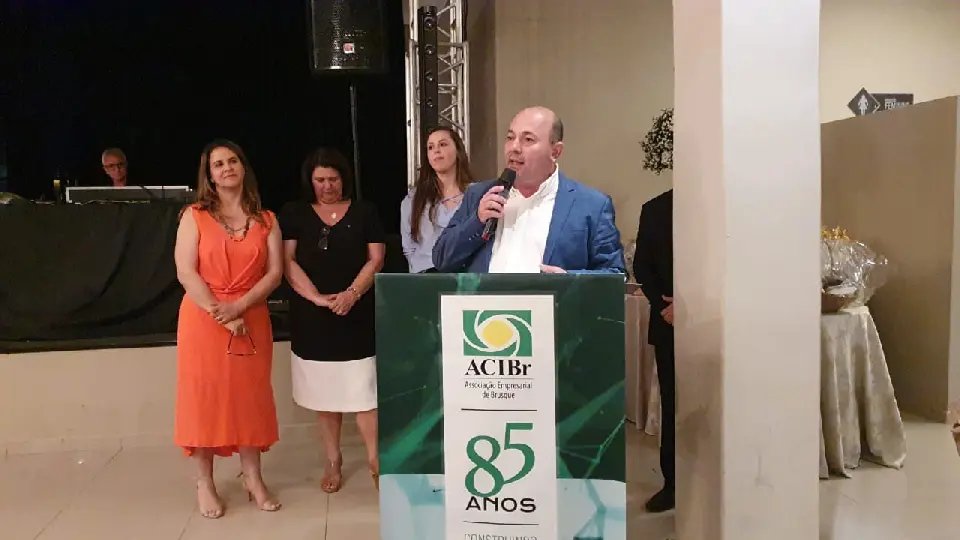Vice-prefeito prestigia formatura no Tiro de Guerra e anivers&aacute;rio do N&uacute;cleo de Panifica&ccedil;&atilde;o