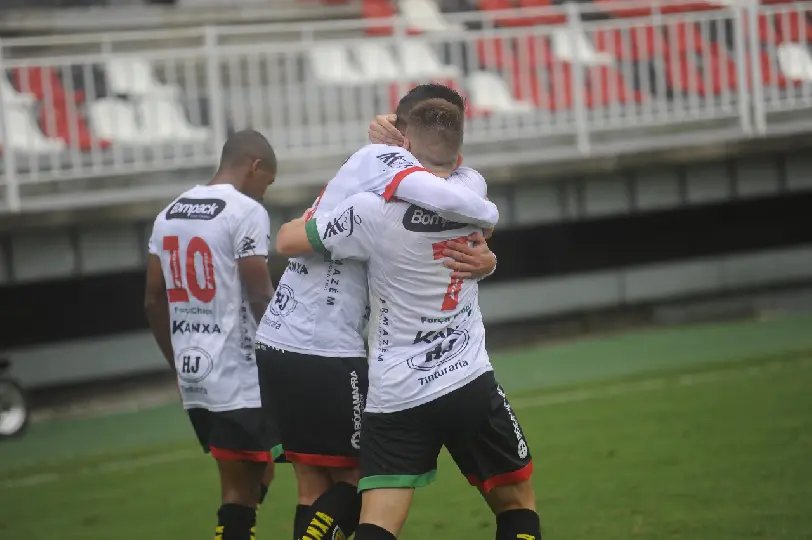 Brusque derrota Joinville e está na final da Copa SC