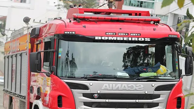 Colis&atilde;o entre carro e moto no Nova Bras&iacute;lia