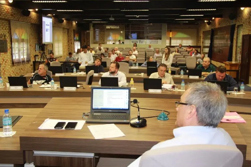 Câmara define atribuições de cargos comissionados na Prefeitura