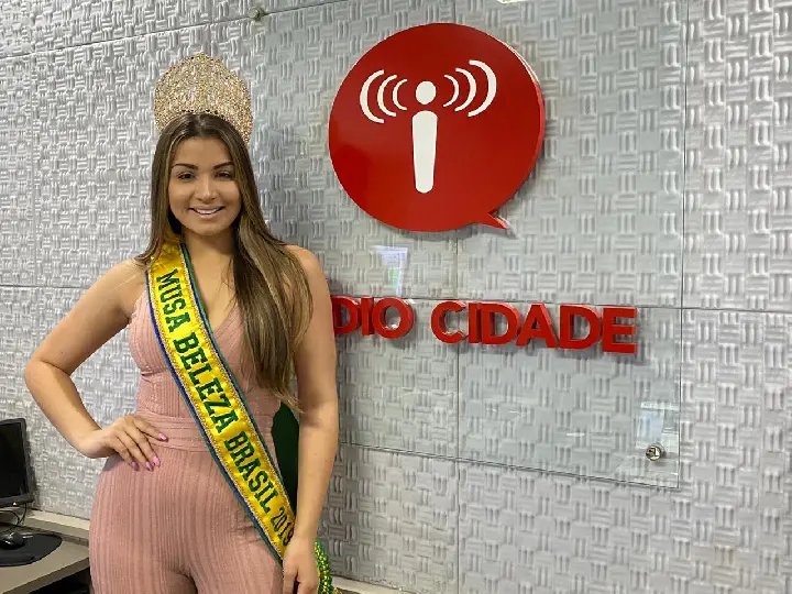 Modelo brusquense vai disputar concurso na Bol&iacute;via