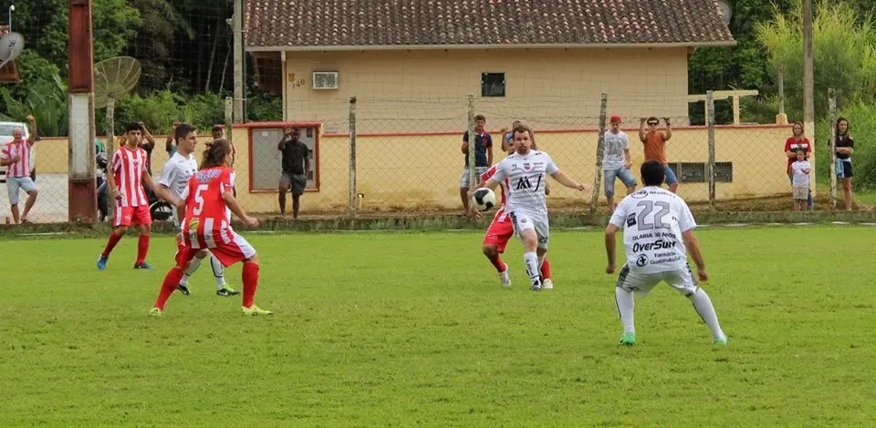 Vaga na final do futebol agita o fim de semana em Guabiruba