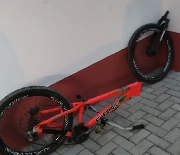 Adolescente &eacute; levado ao hospital ap&oacute;s queda de bicicleta, em Brusque