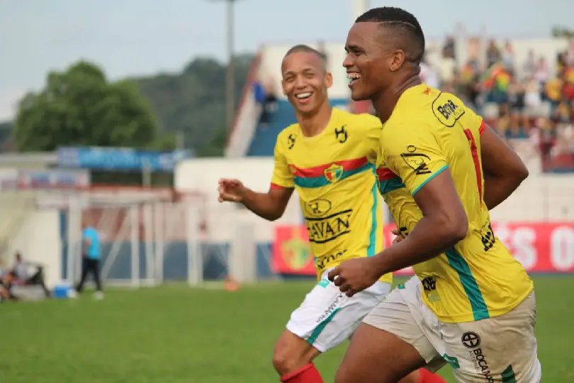 Brusque FC vira para cima do Tubar&atilde;o e est&aacute; na final da Copa Santa Catarina