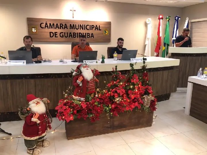C&acirc;mara de Guabiruba realiza pen&uacute;ltima sess&atilde;o do ano