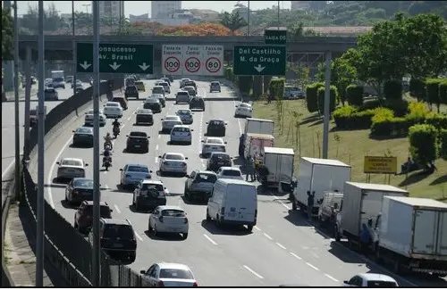 Bolsonaro sanciona lei do pagamento proporcional de ped&aacute;gios