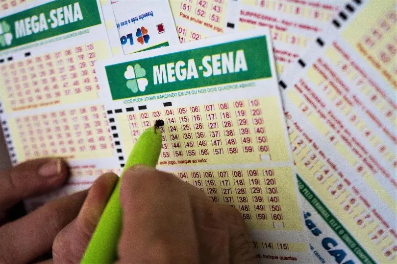 Mega-Sena acumula e vai pagar R$ 7,2 milh&otilde;es. 