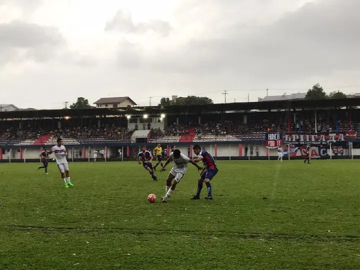 Carlos Renaux perde para a Ca&ccedil;adorense e est&aacute; fora do Catarinense