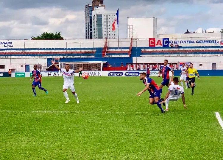 Carlos Renaux vai a Ca&ccedil;ador na busca da vaga na final