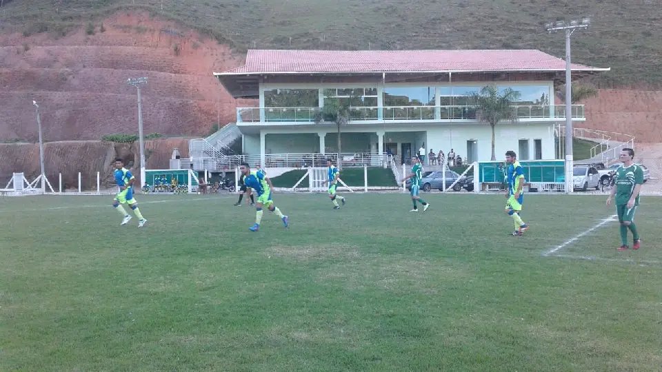 Brusque/Nova Trento - Teve chuva, mas de gols no Campeonato do Sintricomb