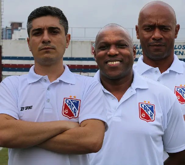 Renaux anuncia mais contrata&ccedil;&otilde;es para S&eacute;rie B