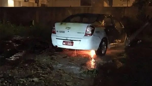 Taxista de São João Batista é roubado e tem veículo queimado