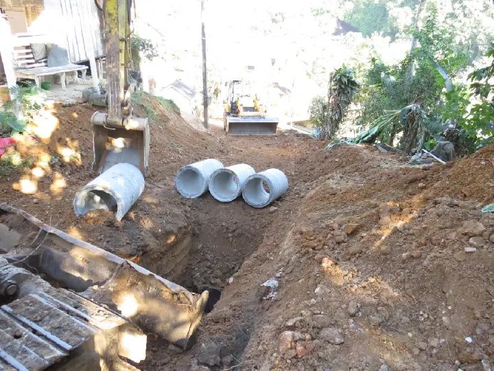 Secretaria de Obras inicia execu&ccedil;&atilde;o de drenagem no bairro Limeira