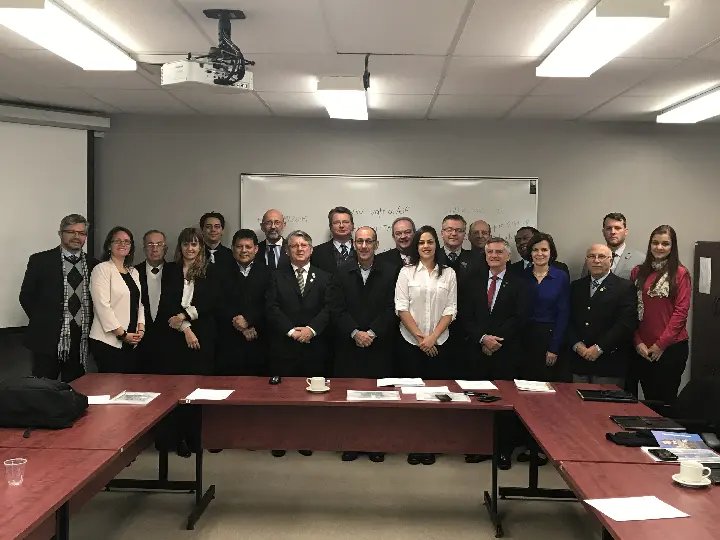 Reitor da UNIFEBE visita universidades canadenses em busca de parcerias