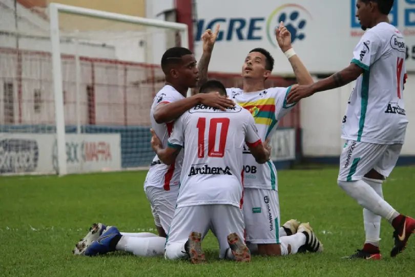Brusque vence e garante a classifica&ccedil;&atilde;o para a semifinal