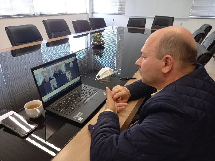Prefeito participa de reuni&atilde;o sobre as obras no trevo da BR 101 e duplica&ccedil;&atilde;o da Ivo Silveira
