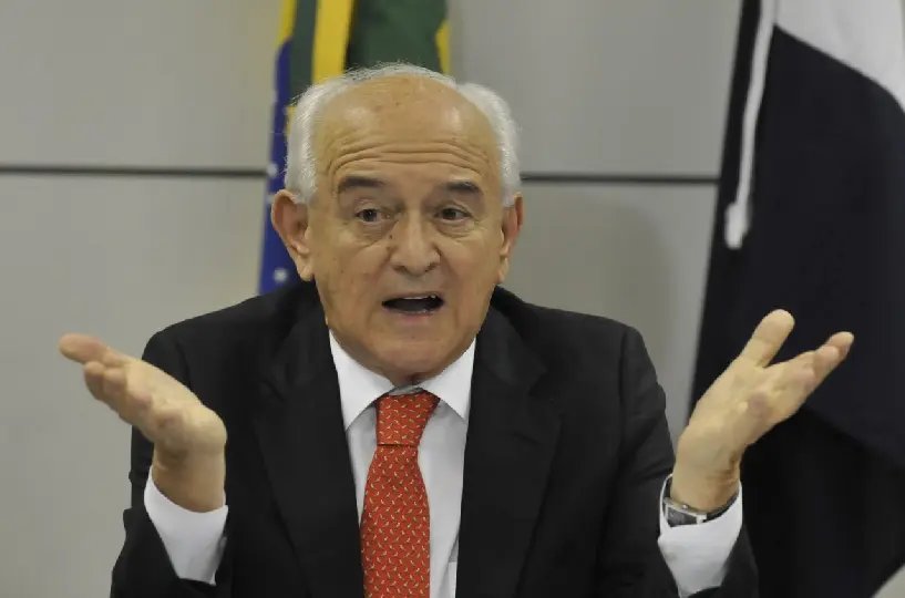Ministro teria pago com dinheiro de ONG brusquense
