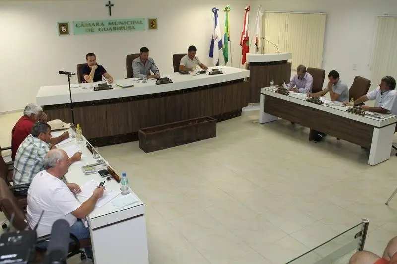 Corte de gastos e inserção jovem na política