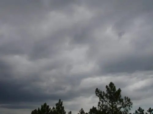 Defesa Civil emite novo alerta de chuva para as pr&oacute;ximas horas