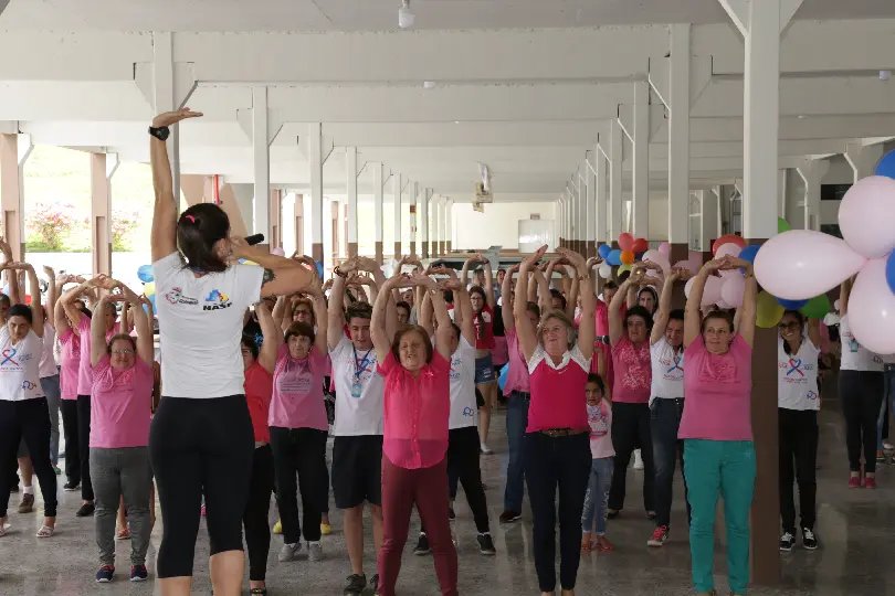 Mais de cem pessoas participam de gincana do Outubro Rosa