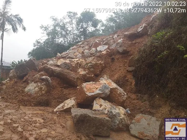 Prefeito interino acompanha situa&ccedil;&atilde;o das chuvas na Defesa Civil