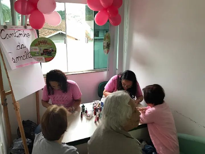 Evento do Outubro Rosa re&uacute;ne quase 300 pessoas no Posto de Sa&uacute;de de &Aacute;guas Claras