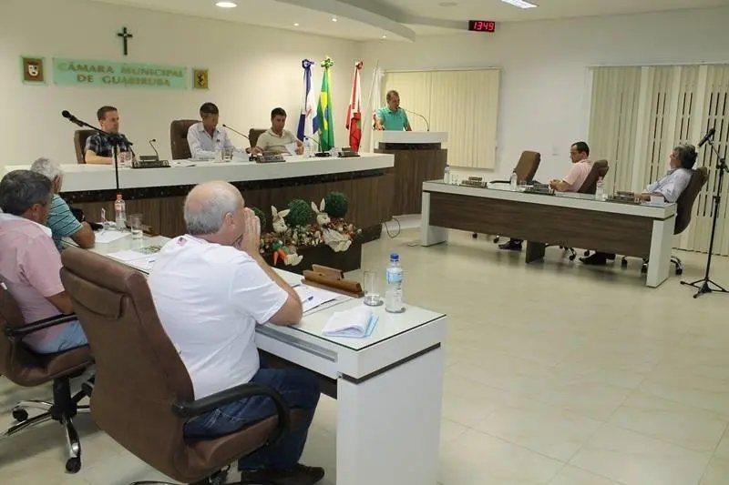 Corrupção foi o foco do embate na sessão
