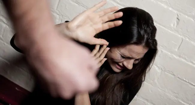 Homem é preso em flagrante após agredir companheira