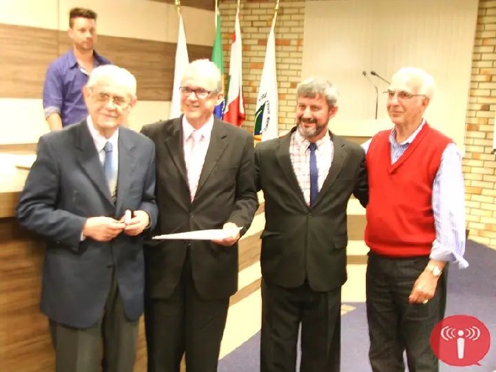 Câmara homenageia centenário do Carlos Renaux
