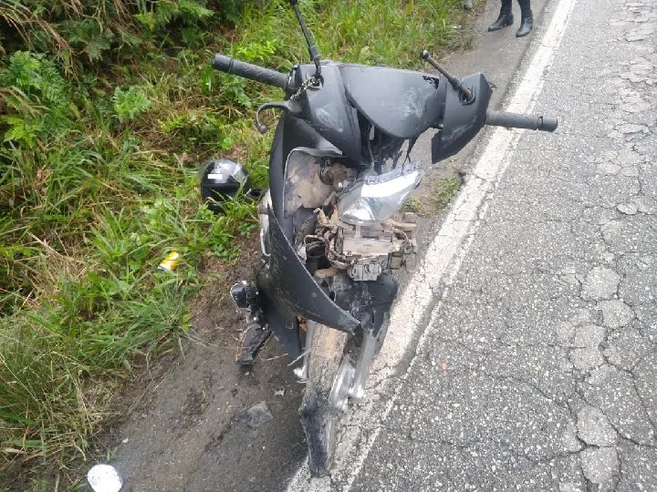 Colis&atilde;o com carro de Brusque deixa mulher em estado grave