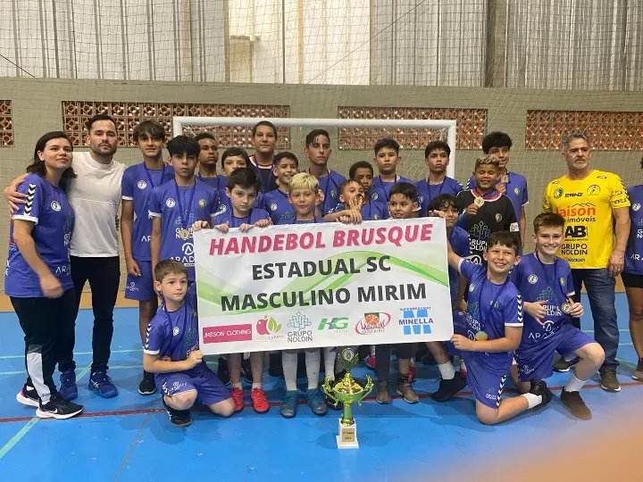 Meninos do Handebol Brusque s&atilde;o campe&otilde;es estaduais 