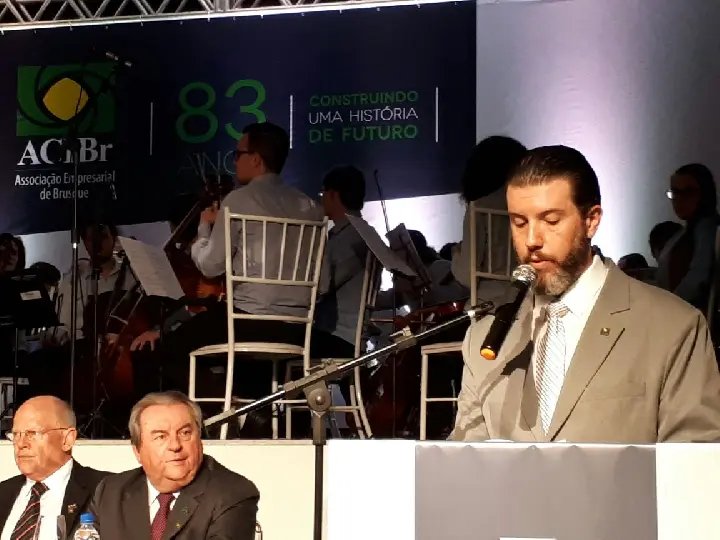 Empossada nova diretoria da ACIBr
